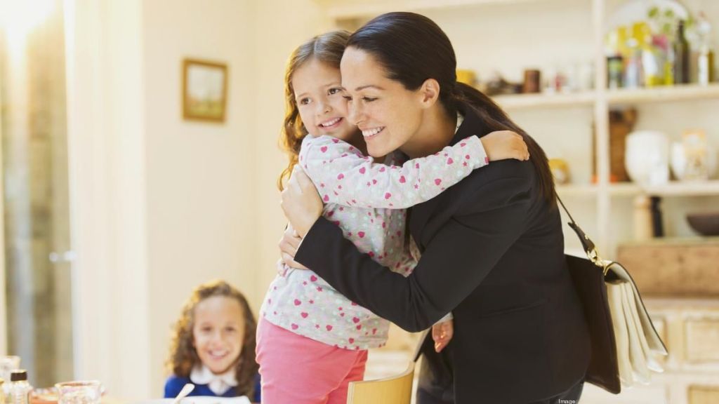 Katanya, Ini 4 Kelebihan yang Bisa Didapatkan oleh Seorang Ibu Bekerja, Benar Enggak Bu?