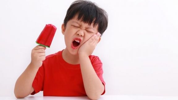 Moms Jangan Panik! Ini Lho Cara Mudah Atasi Sakit Gigi Pada Anak Tanpa Konsumsi Obat