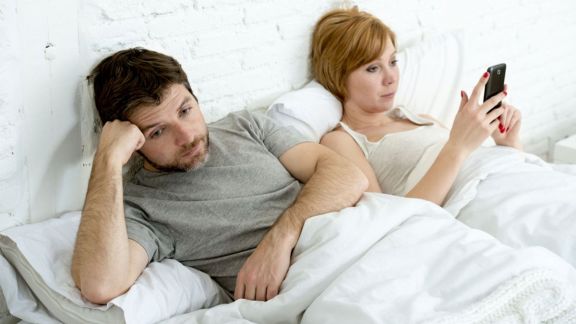 Oh... Ternyata Ini 5 Masalah Keluarga yang Bikin Istri Berani Selingkuh, Pak Suami Sudah Tahu?