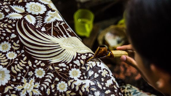Peringati Hari Batik Nasional, Kini Budaya Batik Bisa Dinikmati di Google Arts and Culture!