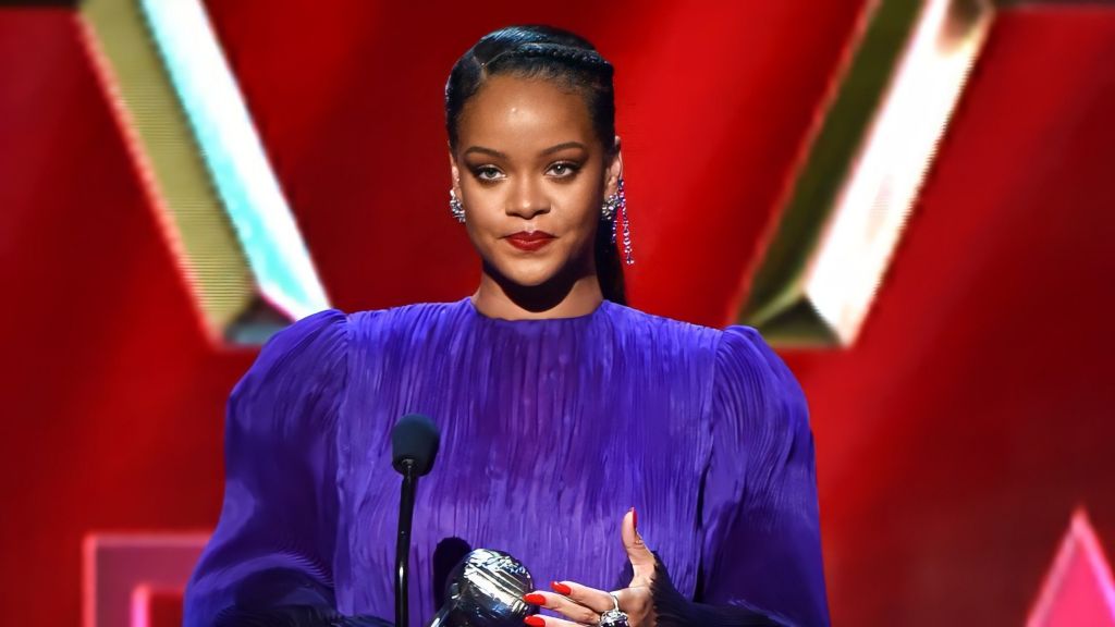 Pakai Lagu Remix Hadis saat Fashion Show Lingerie, Aksi Rihanna Dikecam