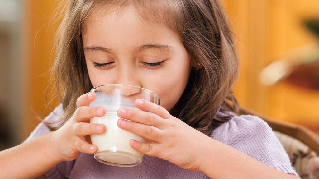Rekomendasi Susu UHT Tinggi Kalsium untuk Anak, yang Mana Nih Favorit Si Kecil?