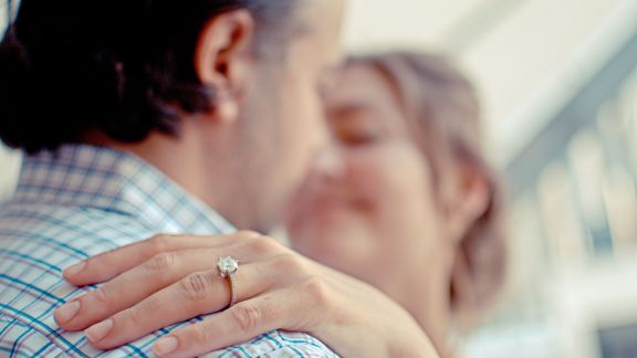 3 Trik Jitu agar Suami Makin Cinta, Dijamin Jadi Makin Klepek-klepek