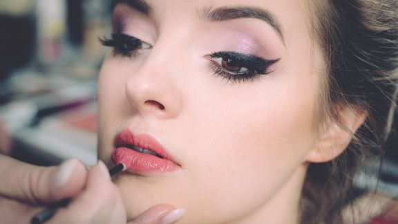 Makin Stunning! Ini 3 Rekomendasi Primer yang Bikin Makeup Kondangan Nempel Seharian, Anti Geser dan Luntur Deh!
