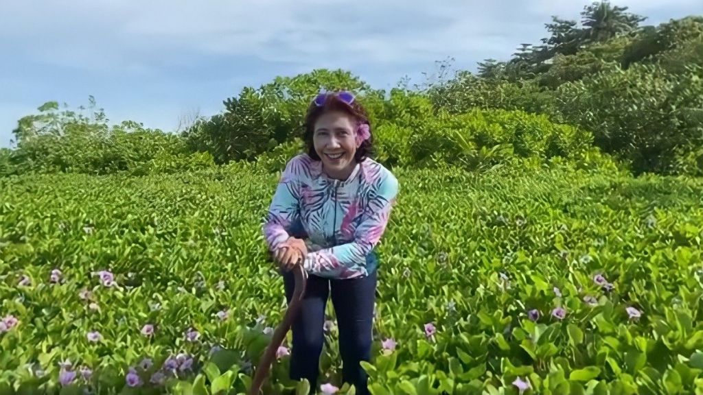 Selain Temukan Ribuan Umang, Susi Pudjiastuti Terkesima Lihat Padang Bunga di Pulau Tak Berpenghuni