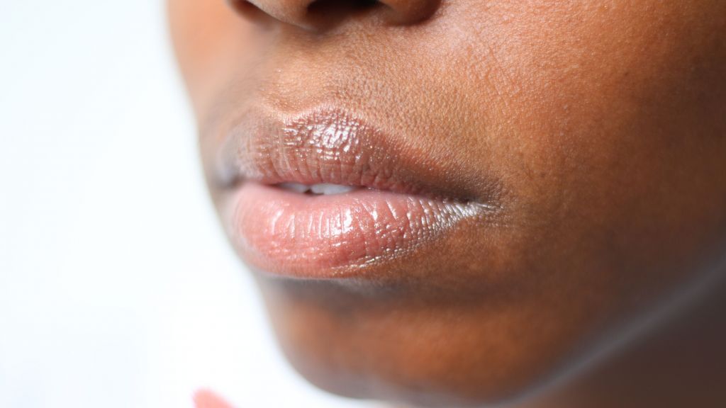 Rekomendasi Lip Serum untuk Mencerahkan Bibir, Mudah Didapat dan Harganya Terjangkau Beauty!