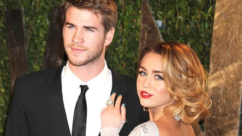 Miley Cyrus Akui Gak Butuh Waktu Lama untuk Tangisi Perpisahannya dengan Liam Hemsworth!