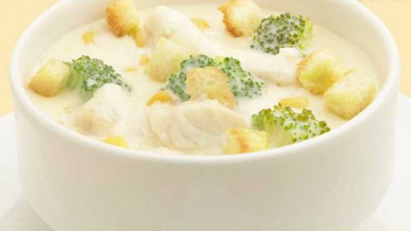 Definisi Comfort Food, Yuk Bikin Sup Krim Brokoli Wortel Ayam yang Gurih dan Lezat, Makannya Hangat Saat Hujan Moms!