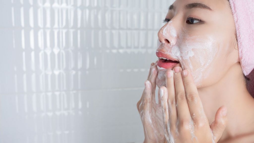 Angkat Kotoran dan Makeup Lebih Gentle, Ini 5 Rekomendasi Cleansing Balm Terbaik yang Bisa Kamu Coba, Yuk Coba Beauty!
