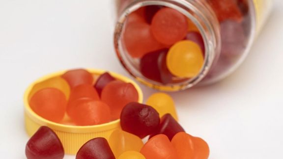 Hati-hati Moms! Konsumsi Vitamin Berlebihan Sebabkan Sakit Perut Hingga Pendarahan