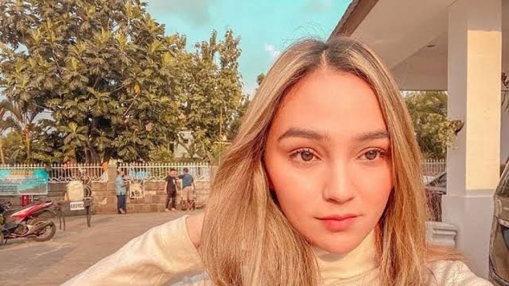 Prostitusi Online Bikin Geger Lagi, Artis Inisial ST Dikaitkan dengan Shoumaya Tazkiyyah, Bintang Sinetron 'Bawang putih Berkulit Merah'