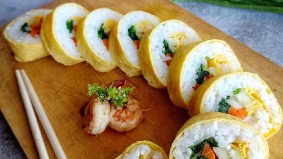 Trik Bikin Nasi Gulung Isi Sosis untuk Bento Bekal Si Kecil, Simpel Banget Moms!