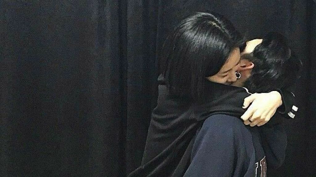 Kamu Tipikal Orang yang Suka Skinship dengan Pasangan? Ternyata Bersentuhan Fisik Berikan Segudang Manfaat bagi Kesehatan Lho!