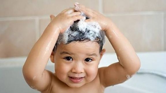 Lagi Cari Shampo Anak? Cobain Eskulin Kids Shampoo & Conditioner, Ada Ekstrak Lidah Buaya yang Bikin Rambut Jadi Lebih Sehat!