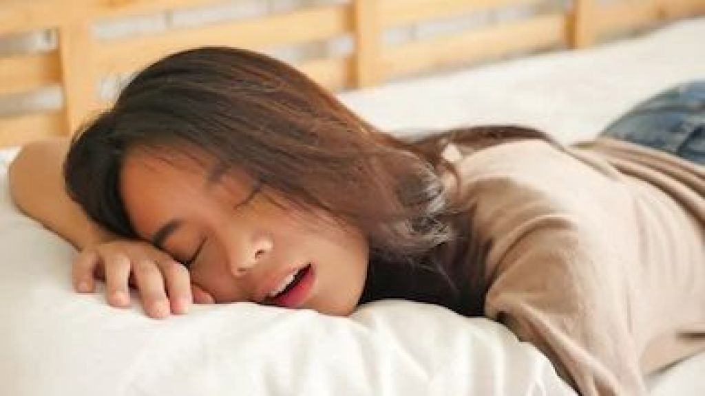 Sering Mendengkur saat Tidur? Waspada Tanda Serangan Jantung