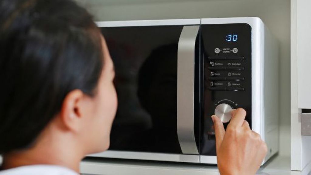 Nyesel Baru Tahu, Ini Lho Manfaat Microwave yang Jarang Diketahui