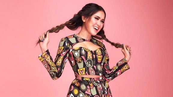 Diisukan Dekat dengan Tukul Arwana, Ini Perjalanan Karier Meggy Diaz