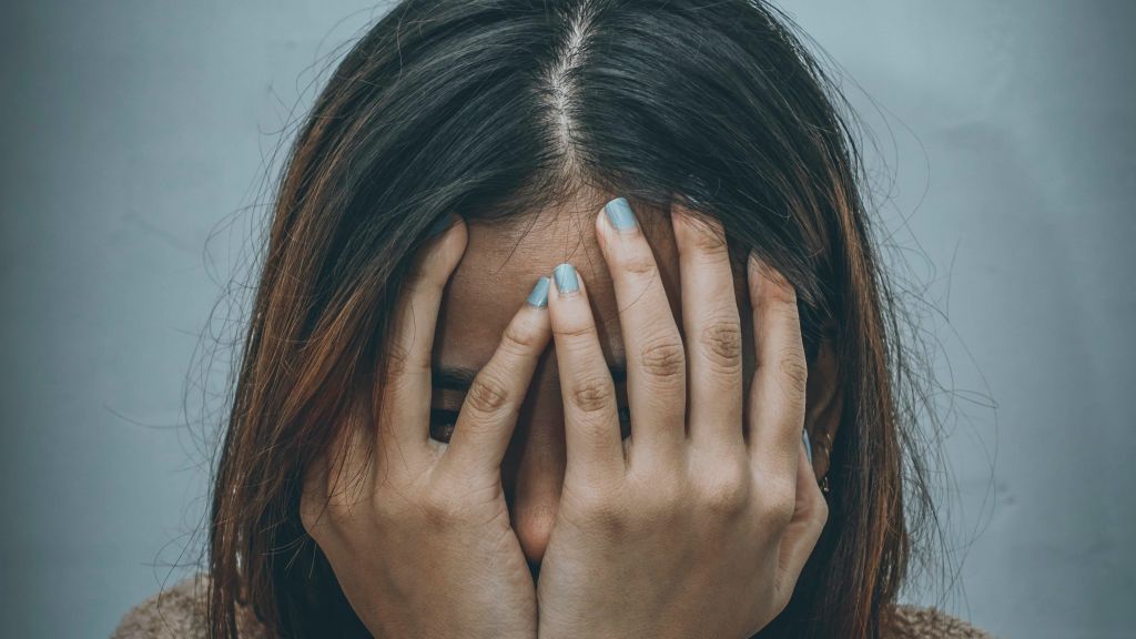 Kenali 5 Perbedaan Antara Sedih dan Depresi, Jangan   Self Diagnose Ya!
