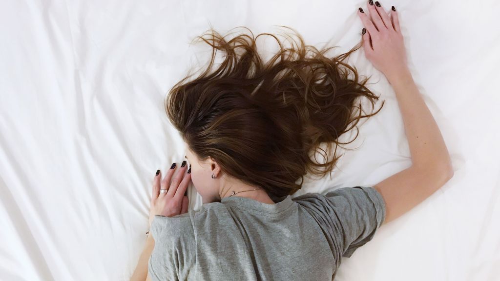 Segera Hentikan Kebiasaan Tidur Tengkurap, Bahayanya Fatal