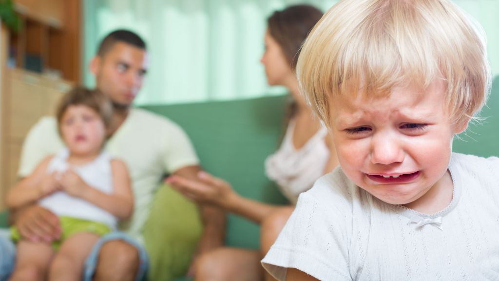 Emosi Orang Tua Bisa Ditiru Anak, Begini Cara Efektif Mengelola Amarah Moms!