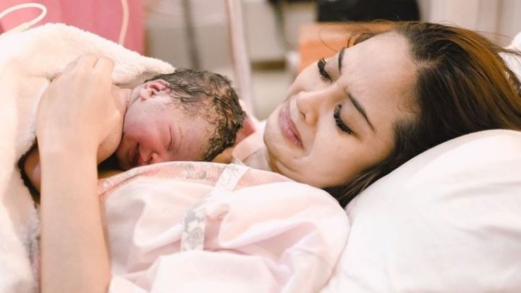 Perjuangan Tiwi Eks T2 Lahirkan Anak Kedua, Alami Kontraksi Selama 36 Jam, Ibu Hebat!