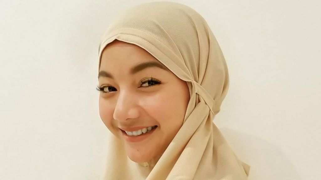 Glenca Chysara Kenakan Baju Tembus Pandang, Netizen: Walaupun Murah..