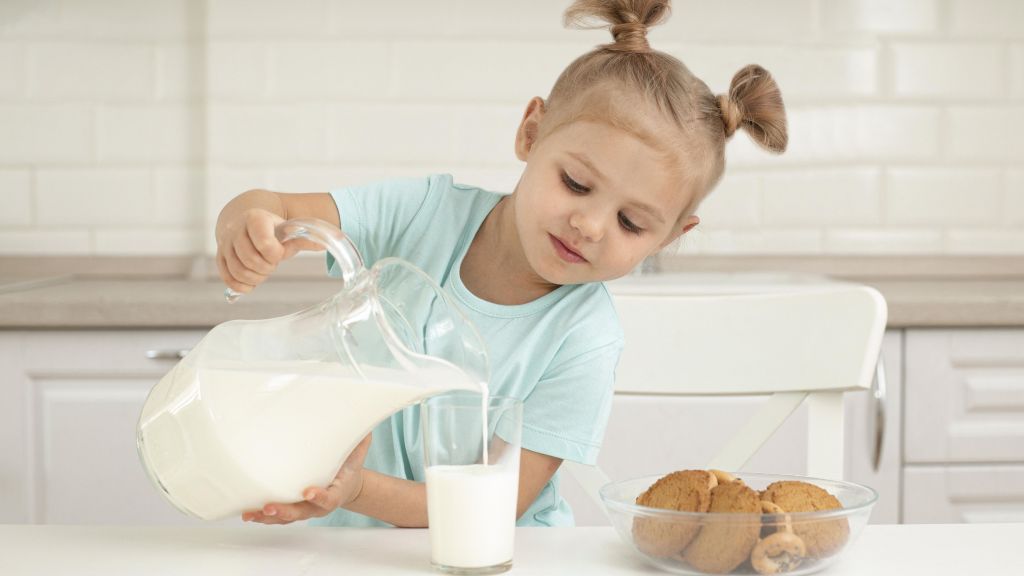 Anakmu Nggak Suka Minum Susu, Apakah Itu Aman untuk Tumbuh Kembangnya?