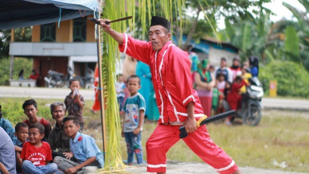 Yuk Menilik Tradisi Mamose, Ritual Tebas Tubuh dari Sulawesi Barat, Bikin Merinding!