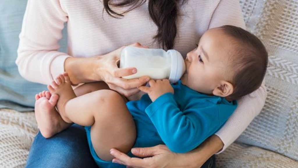 Catat Moms! 7 Asupan Pengganti ASI untuk Si Kecil yang Disapih, Penuhi Nutrisi Anak Lewat Makan-makanan Ini