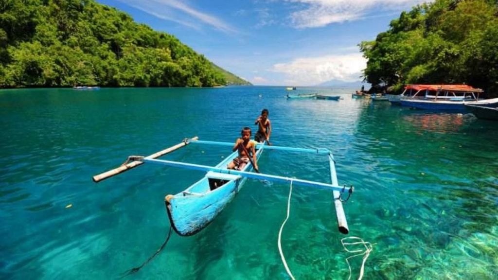Gak Perlu ke Luar Negeri, Destinasi Wisata di Maluku Utara Ini Tawarkan Keindahan Alam Memukau!