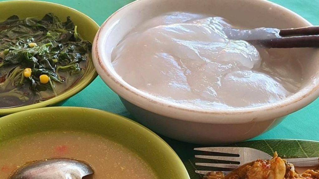 Lezatnya Sinonggi, Makanan Khas Sulawesi Tenggara yang Teksturnya Seperti 'Lem'