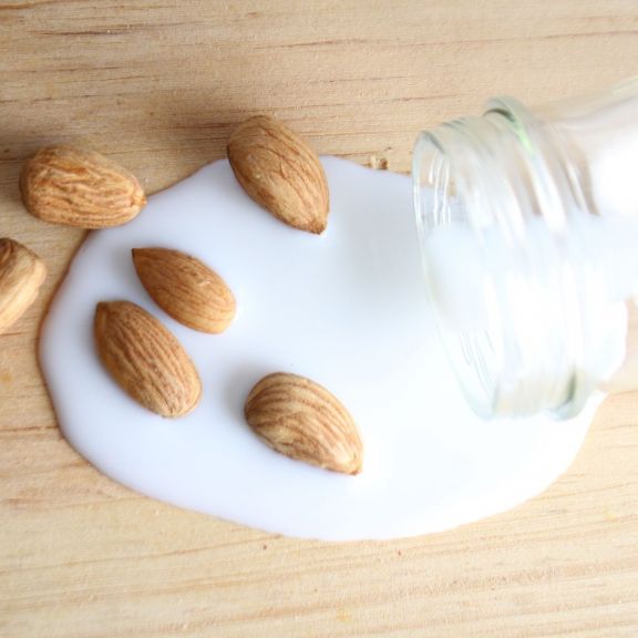 Bisa Jaga Berat Badan dan Gula Darah Ideal, Ini 5 Manfaat Konsumsi Susu Almond Setiap Hari