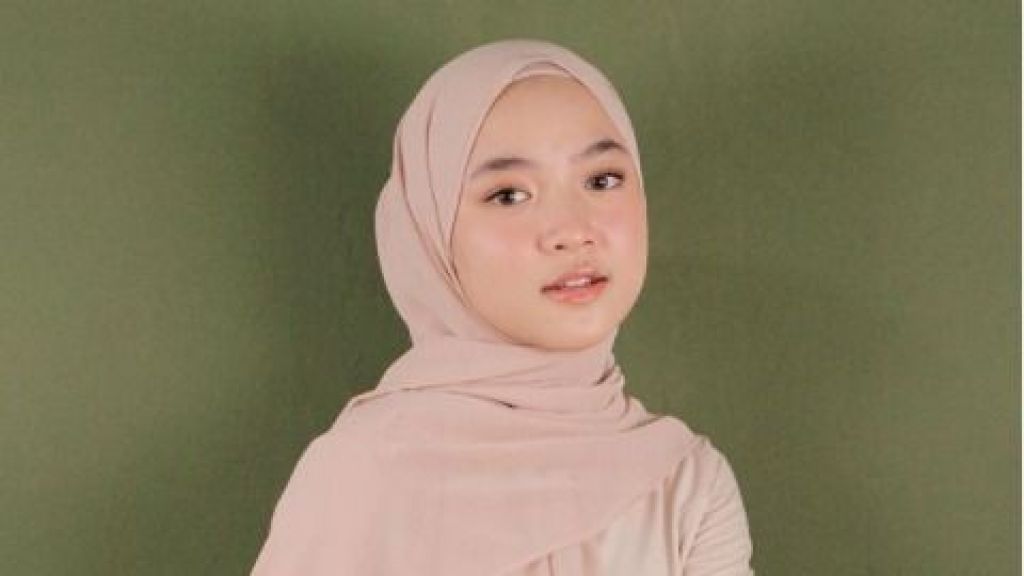 Nissa Sabyan Tulis Permohonan Maaf, Netizen: Udah Minta Maaf Sama Istri Ayus Belum?