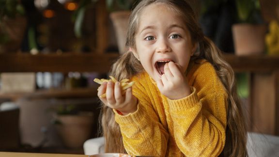 Dear Parents, Ini 6 Makanan yang Bagus untuk Perkembangan Otak Anak