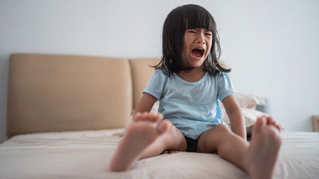 Jangan Panik! Ini 7 Hal yang Bisa Dilakukan Orangtua Saat Atasi Anak Tantrum, Cuss Praktik Moms!