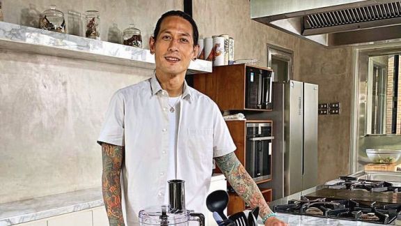 OMG! Chef Juna Cinlok Sama Anggota MasterChef Season 8, Ternyata Ini Orangnya?