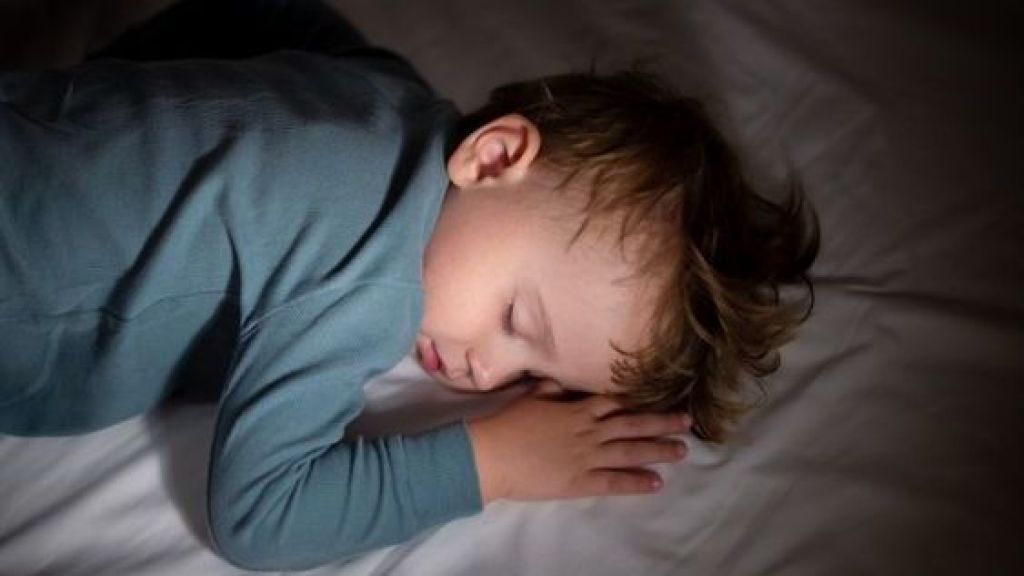 Jangan Anggap Sepele, Berikut Ini 4 Dampak Si Kecil yang Sering Terbangun dari Tidurnya!