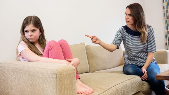 Jangan Begini Ya Moms! Ini 5 Tipe Keluarga Toxic yang Harus Dihindari