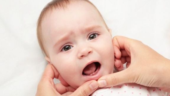3 Cara Mudah Merangsang Pertumbuhan Gigi Bayi, Wajib Dicatat Ya Moms!
