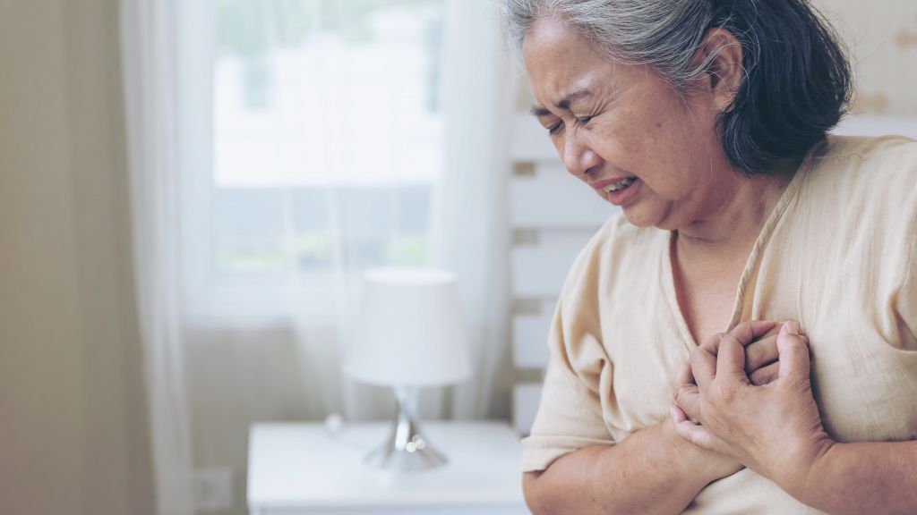 5 Alasan Para Orangtua Lebih Rentan Terserang Penyakit Jantung, Tiati karena Kelebihan Zat Sodium Moms!