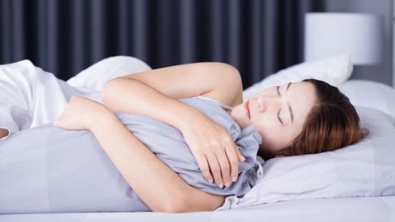 Rugi Nih Kalau Dilewatkan, Ternyata Tidur Siang Saat Puasa Memberi Efek Baik untuk Tubuh Moms, Apa Saja?