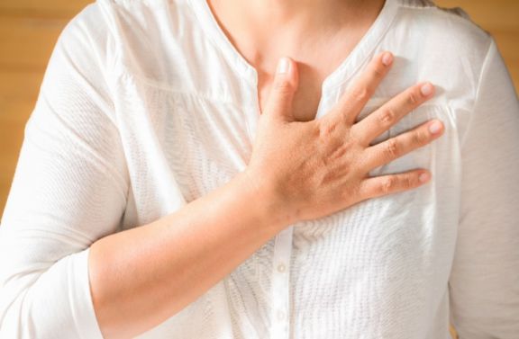 Benarkah Tangan Berkeringat Jadi Tanda Penyakit Jantung? Ini Fakta Sebenarnya...