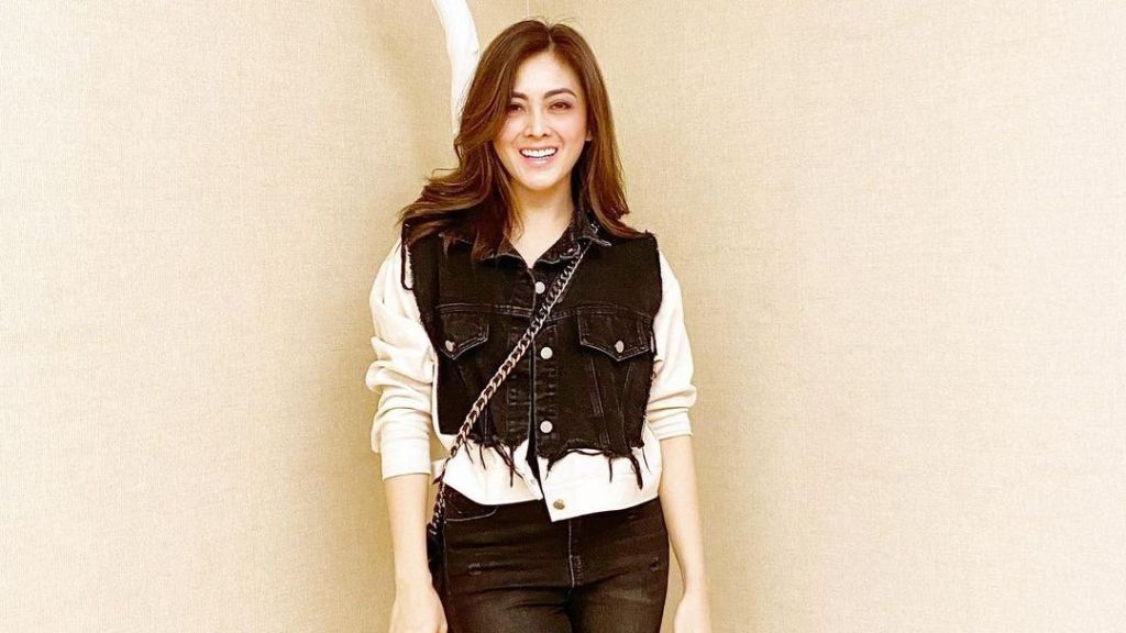 Jadi Duta Anti Pelakor, Terungkap Profil Dhena Devanka Mantan Istri Jonathan Frizzy yang Rumah Tangganya Diduga Hancur oleh ‘Orang Ketiga’