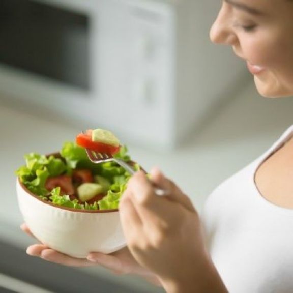 Gak Segampang Banyak Makan, Beauty Harus Tahu 4 Cara Menggemukan Badan yang Sehat