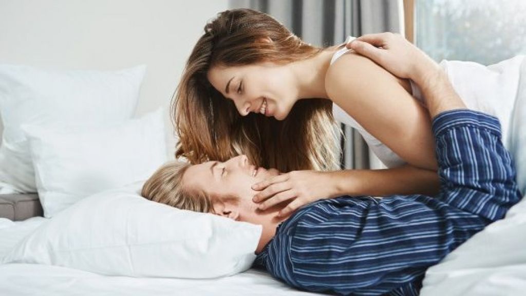 Puas Maksimal, Ini 3 Posisi Seks Terbaik untuk Suami dengan Mr P Besar, Tertarik Coba Moms?