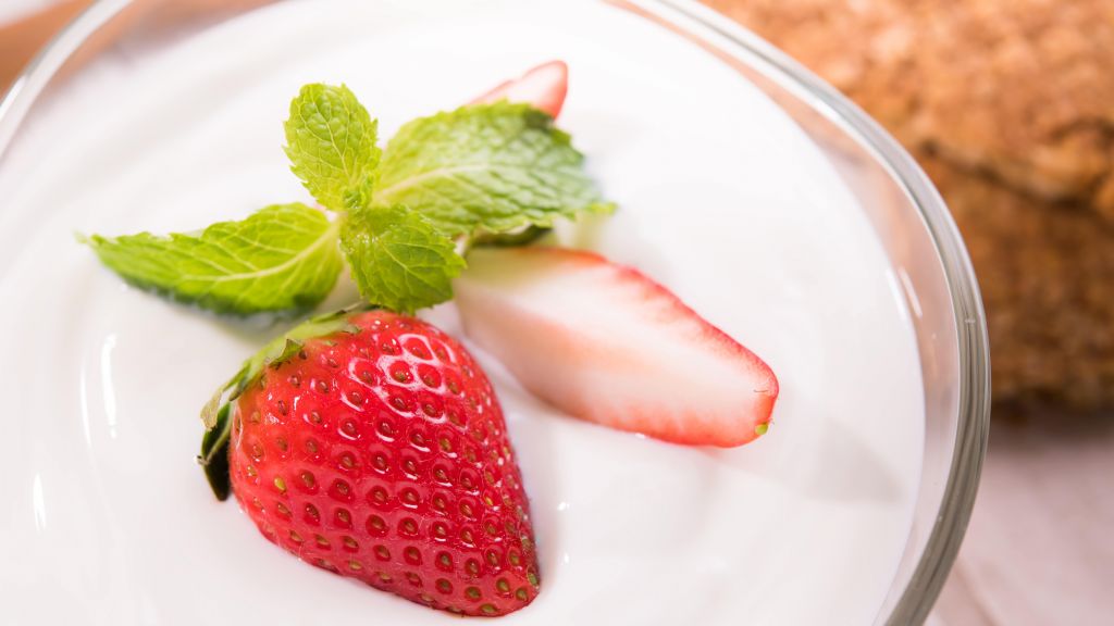 Jangan Berlebihan Makan Yoghurt, 3 Efek Samping Ini Mengancam Kesehatan!