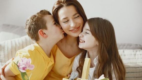 Kata Psikolog soal Tips Parenting Generasi Alpha: Good Enough Parent Is the New Normal!