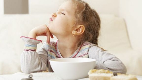 Jangan Khawatir Moms... Ini 4 Cara Atasi Anak yang Picky Eater, Simak Tahapannya Di Sini Ya!