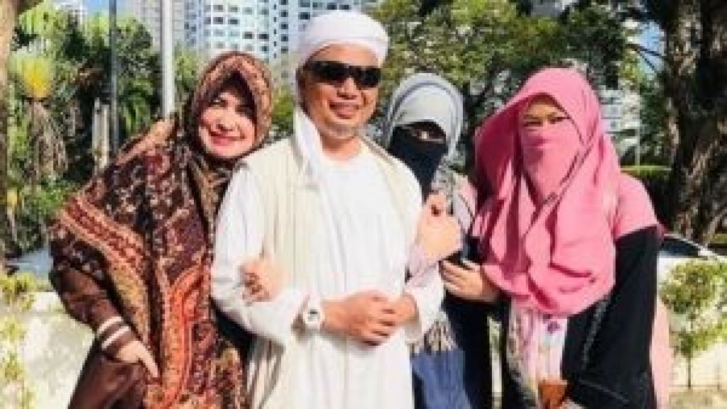Buntut Panjang Harta Warisan Ustaz Arifin Ilham, Ketiga Istri Almarhum Sempat Tak Akur?