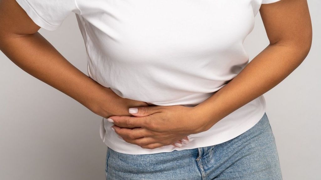 Radang usus buntu terjadi pada usus buntu gejalanya adalah sakit perut pada bagian